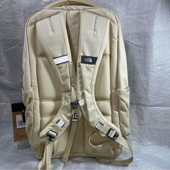 The North Face Vault Women's Backpack 26L - Picture 2 of 10